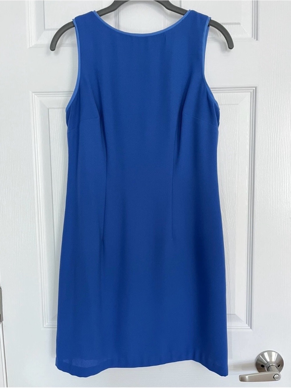 CDC Petites Bold Cobalt Sleeveless Shift Dress Blue size 6 keyhole cutout back
